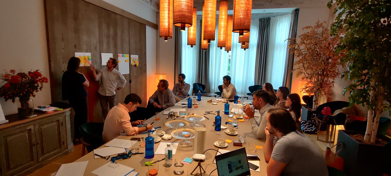 Sesión estratégica workshop para equipo directivo — facilitador esencial, taller de estrategia empresarial